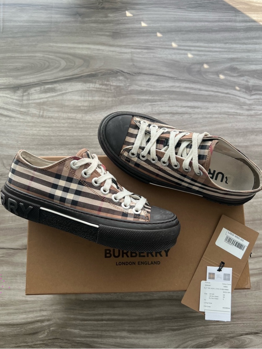 $650 Burberry Check Low Canvas Sneaker Size 6 Women’s (EU 36)